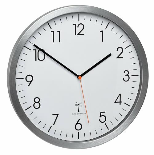 60.3527.55 TFA Rádiom riadené analógové nástenné hodiny s hliníkovým rámom