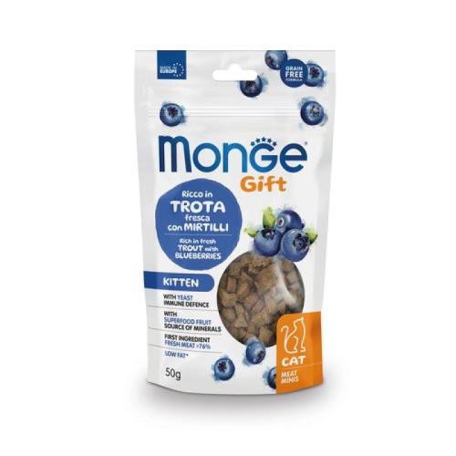 MONGE GIFT Meat Minis Kitten 50g mäsové pochúťky pre mačiatka pstruh s čučoriedkami